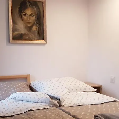 Nocleg ze śniadaniem Gościnne Art- Dworek *
