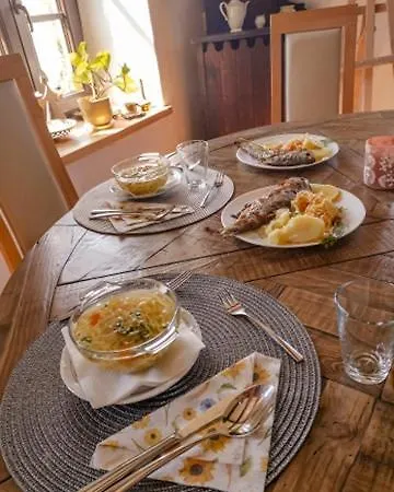 Bed & Breakfast Goscinne Art- Dworek 3*