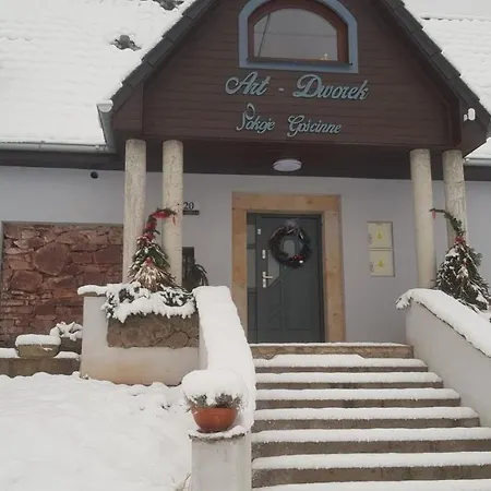 Goscinne Art- Dworek 3*