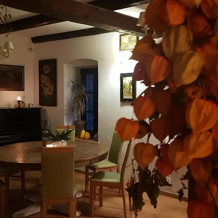 Goscinne Art- Dworek 3*