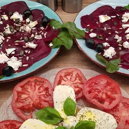 Goscinne Art- Dworek 3*