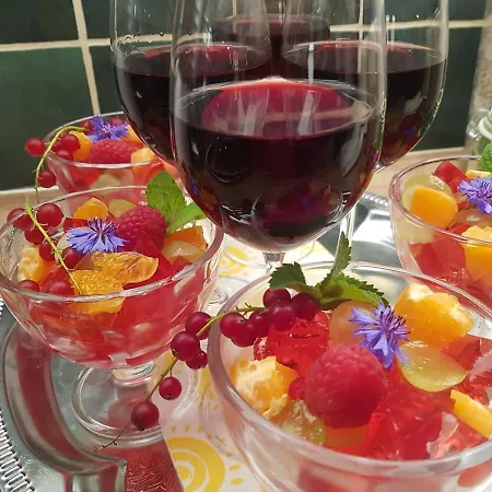 Goscinne Art- Dworek 3*