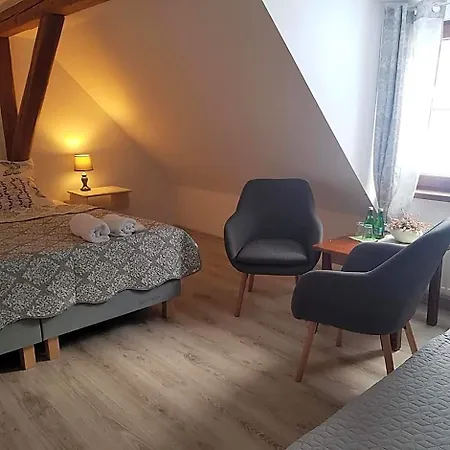 Goscinne Art- Dworek 3*