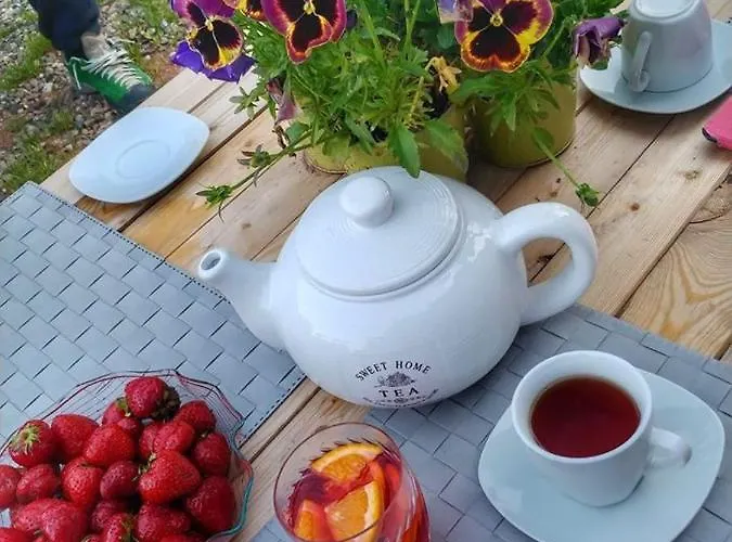 Goscinne Art- Dworek Bed & Breakfast