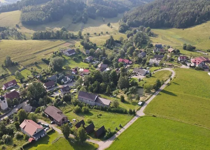 Goscinne Art- Dworek Bed & Breakfast 3*