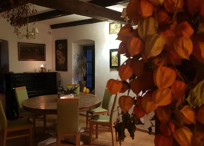 Goscinne Art- Dworek 3*